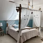 Il Piccolo Castello Bed & Breakfast 4*